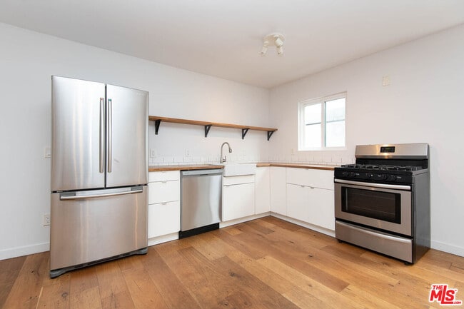 Photo - 3933 Marathon St Unidad 205B