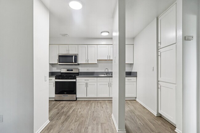 Photo - Los Olivos Apartments