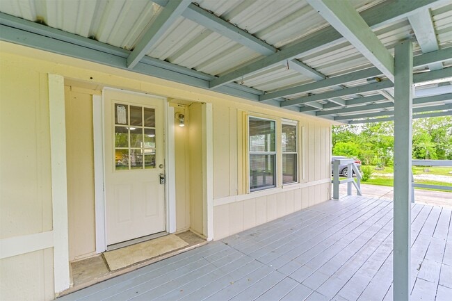 Photo - 1749 Max Rd