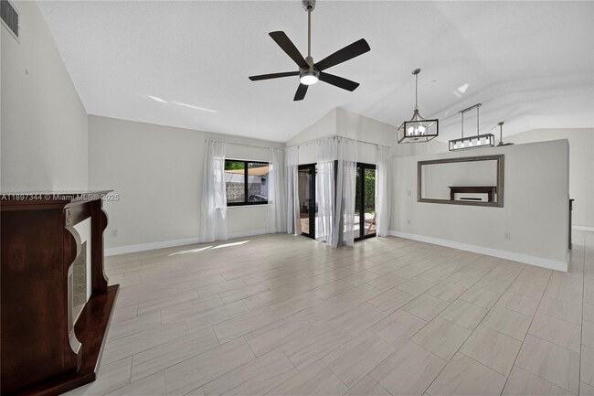 Photo - 15140 Bristol Ln