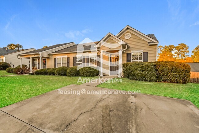 Photo - 426 Wincrest Ln