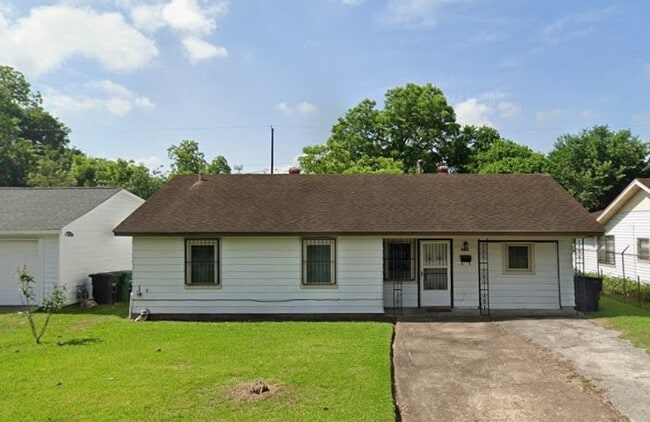 Photo - 3106 Madeley St