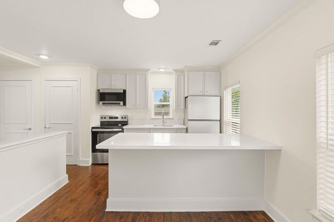 Building Photo - 612 W Alabama St Unit 1/2