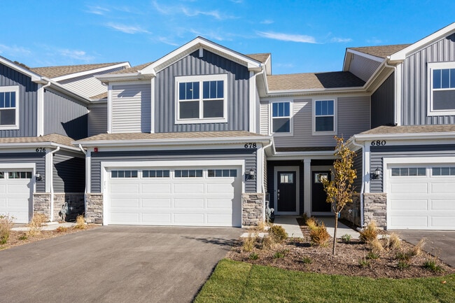 Building Photo - 678 Cassia Ct