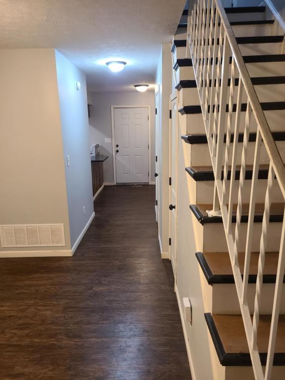 Photo - 1707 Kings Mill Ct