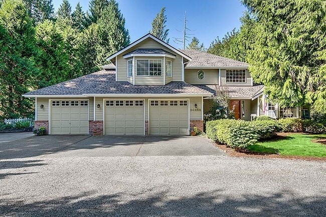 Building Photo - For Rent – Stunning 4-Bedroom NW Contempor... Rental