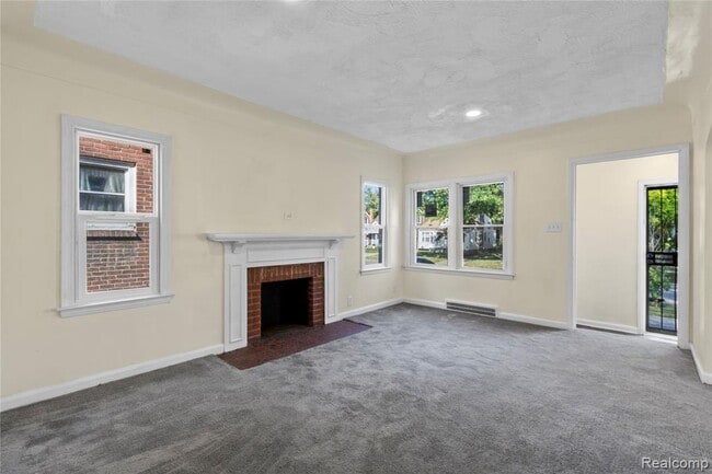 Photo - 13575 Rutherford St