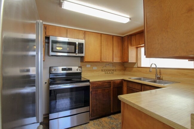 Building Photo - 1615 Stevens Dr
