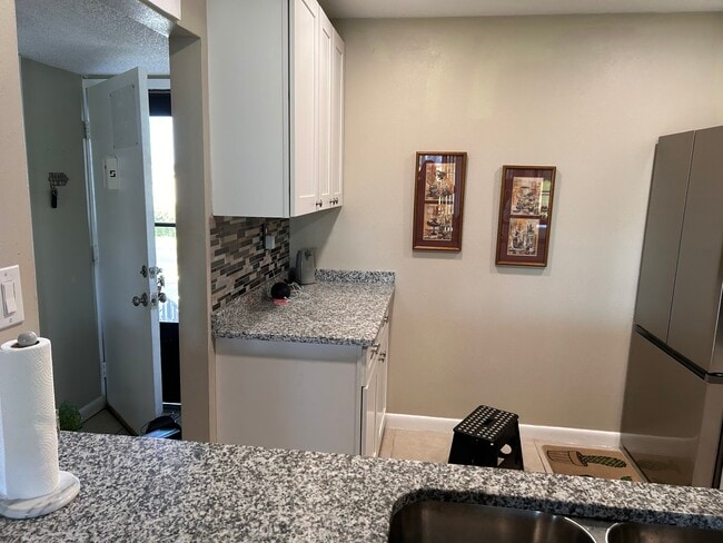 Photo - 2727 N Wickham Rd Unidad 1