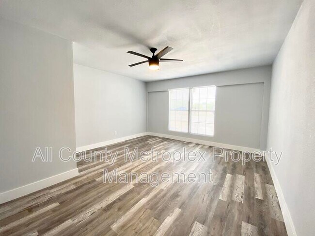 Photo - 1426 S Belt Line Rd