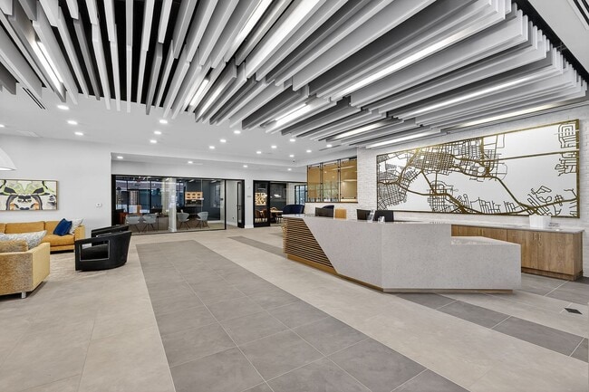 03_960_E_Adams_St_Jacksonville_FL_32202-Vestíbulo-IMG_2396 - RISE Doro