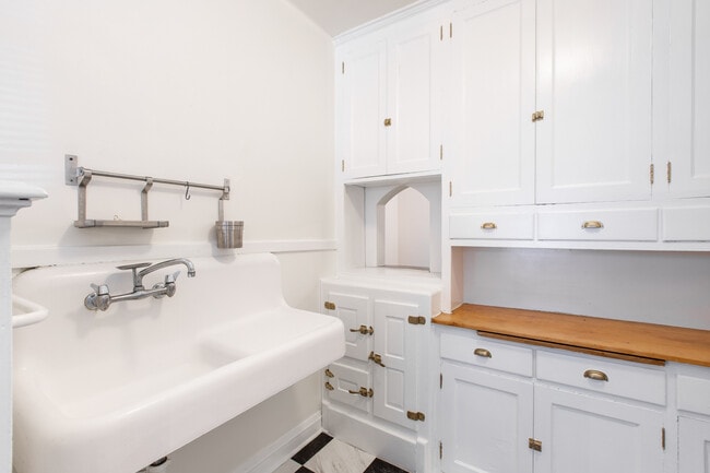 Photo - 2610/18 Fremont Ave S