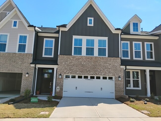 Building Photo - Ovation @ Sweetbrier