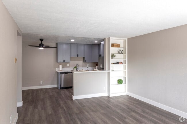 1BR - 1BA, 702SF