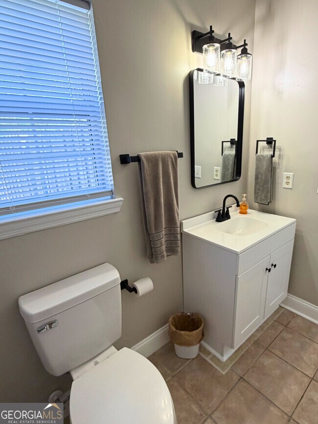 Photo - 102 Driftwood Ct