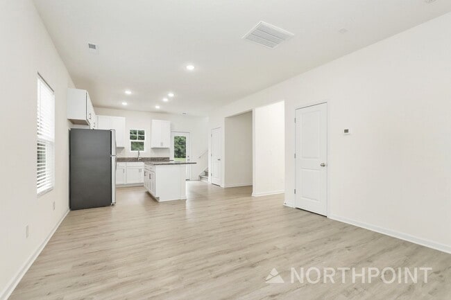 Photo - Single Family- 1 car garage- 3 bedroom!