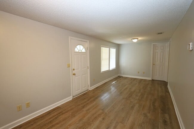 Photo - 2948 Dogwood Cir