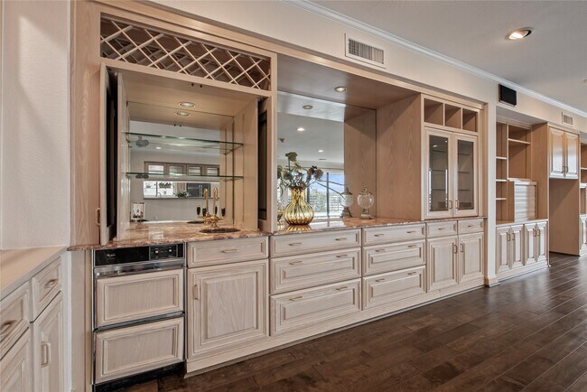 Building Photo - 2037 Enterprise Ave