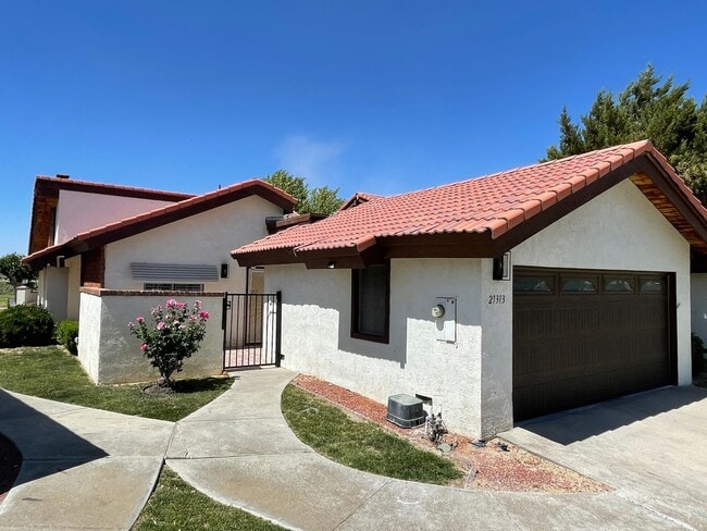 Building Photo - COMING SOON, Fully Furnished Desert Gem! Rental