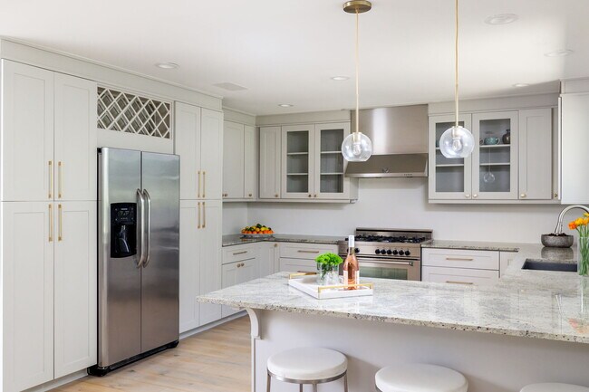 Photo - 2212 East Side Dr