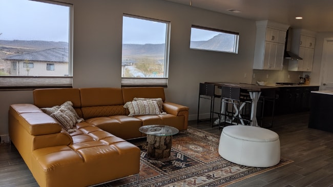 Photo - 945 Jonathon Dr