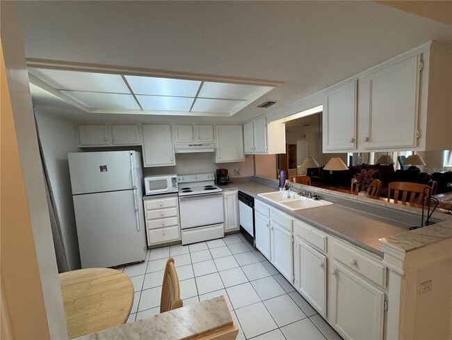 Photo - 2928 Bancroft Cir E