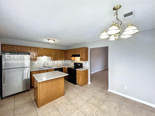 Photo - 7036 Foxhall Dr