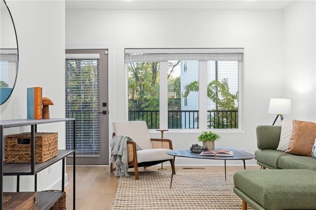 Building Photo - 1438 Walker Pl SE