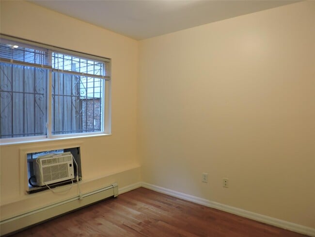 Photo - 1031 Halsey St