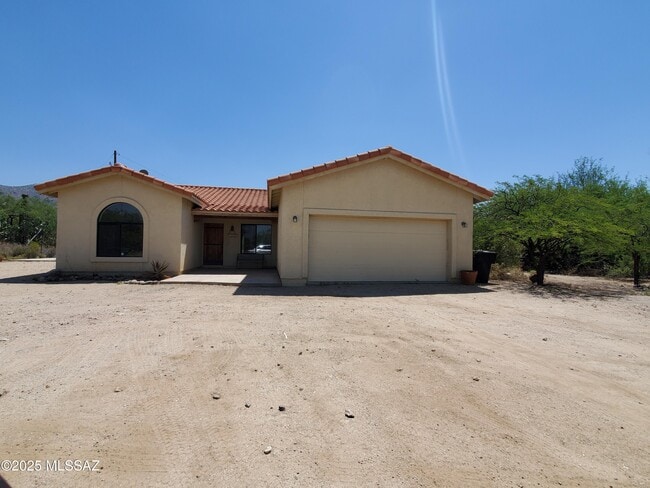Building Photo - 11065 E Snyder Rd