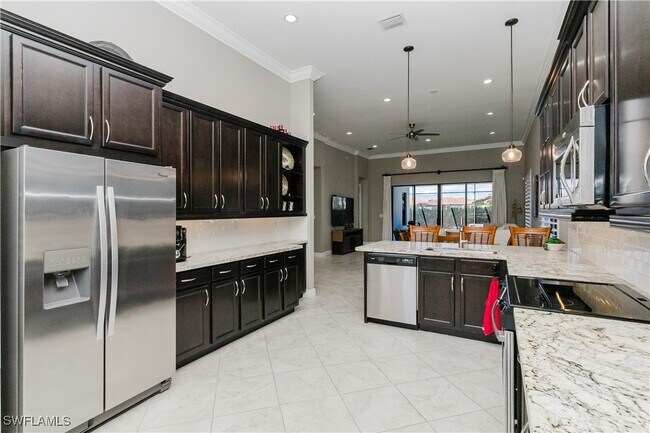 Photo - 5265 Messina St