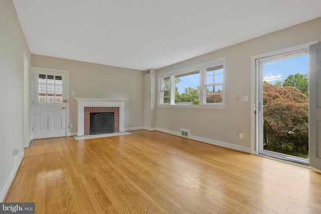 Photo - 1907 Alberti Dr