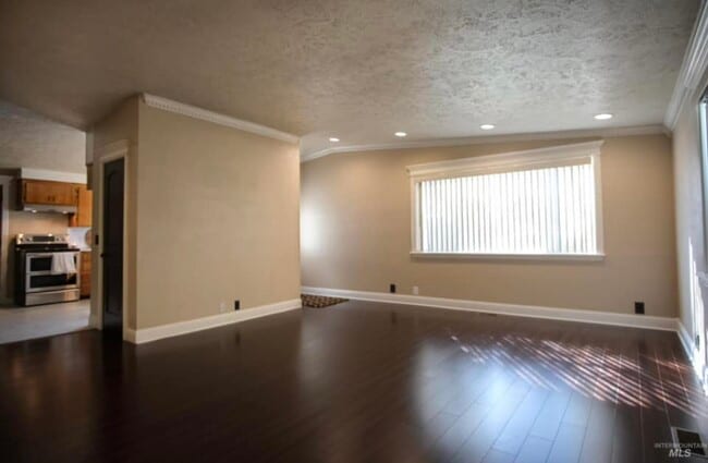 Photo - Rupert - 15th Drive