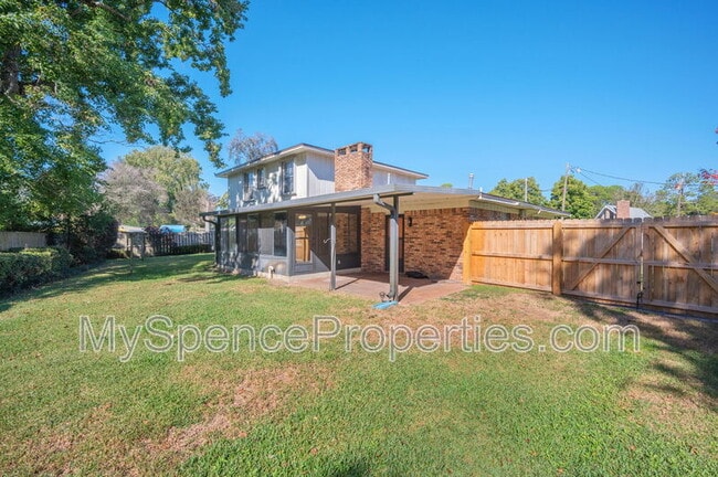 Photo - 322 Kathleen Pl NW