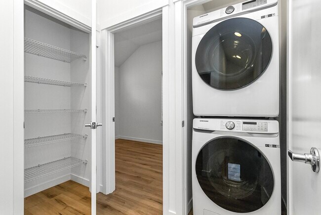 Photo - 1040 S Donovan St