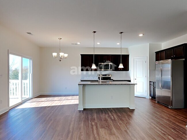 Photo - 185 Larragan Dr