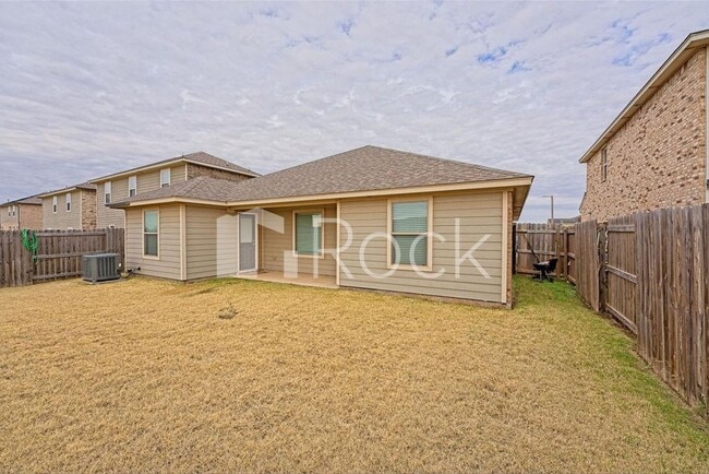 2301 Scarlet Ln