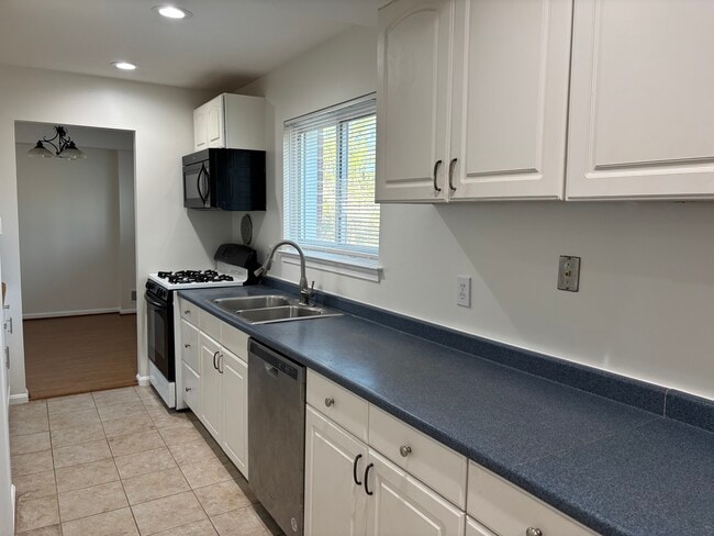 Photo - 8903 Victoria Rd