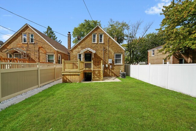 Photo - 14213 S Dearborn St