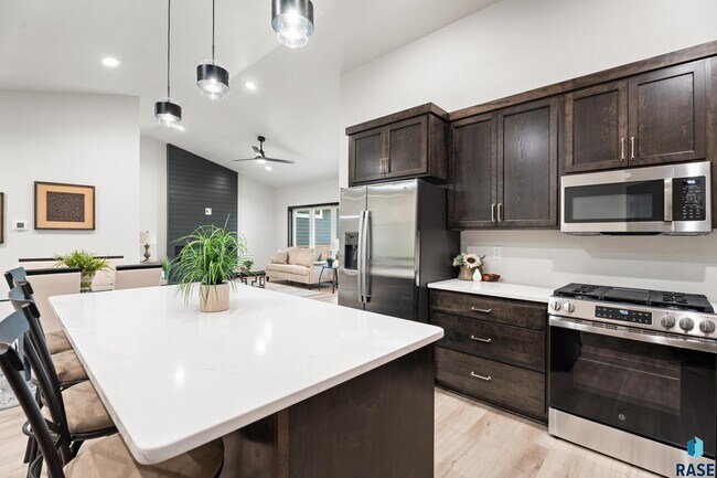 Photo - 1107 S Foss Ave