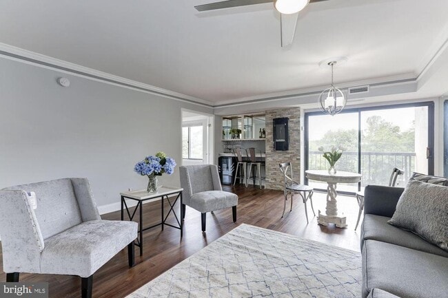 Photo - 3800 Powell Ln Unit 710