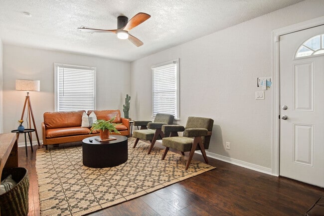 Photo - 912 W Comanche St Apartment Unit ID1259093P