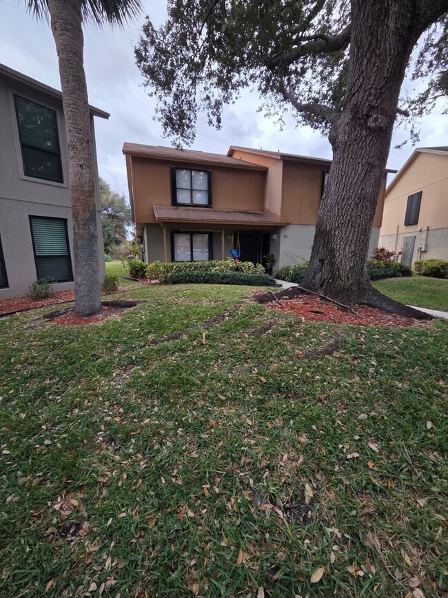 Photo - 810 Sandtree Dr