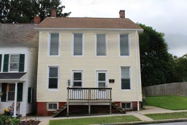 Building Photo - Semi Detached Home in Shrewsbury
