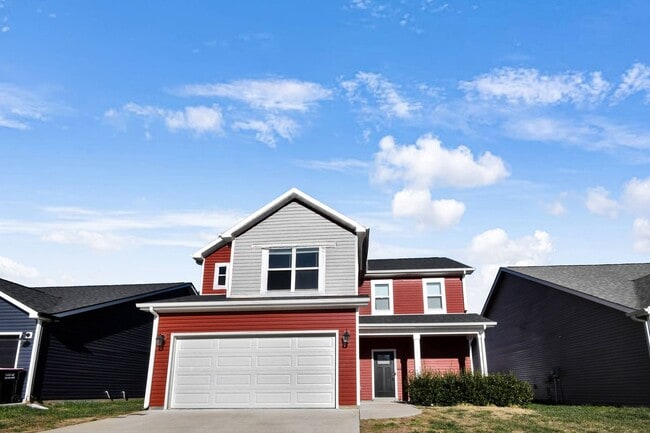 Building Photo - Pet Friendly Three Bedroom!