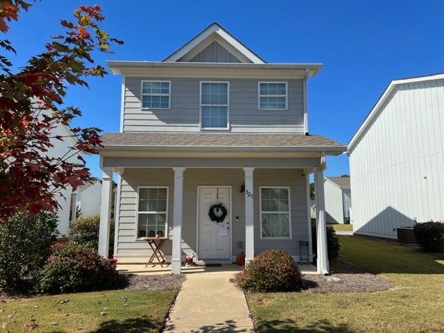 Photo - 325 Lorien Way