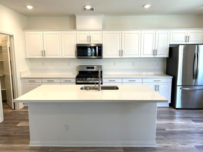 1714 Amaranthus Tree Pl