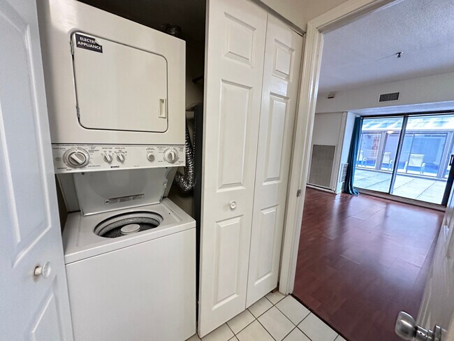 Photo - 147 Kelton St