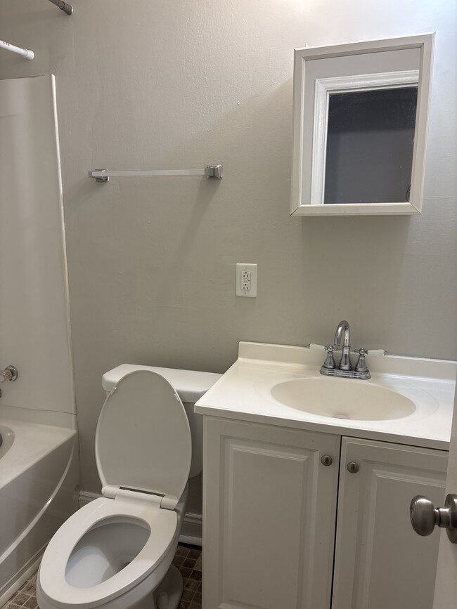 Photo - 115 Florence St Unidad 21