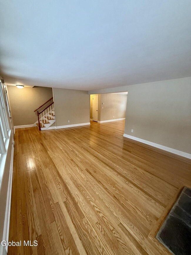 Photo - 2 Pinewood Ct